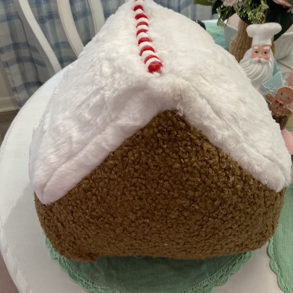 NWT Gingerbread House Pillow Cupcakes And Cashmere - Picture 3 of 4